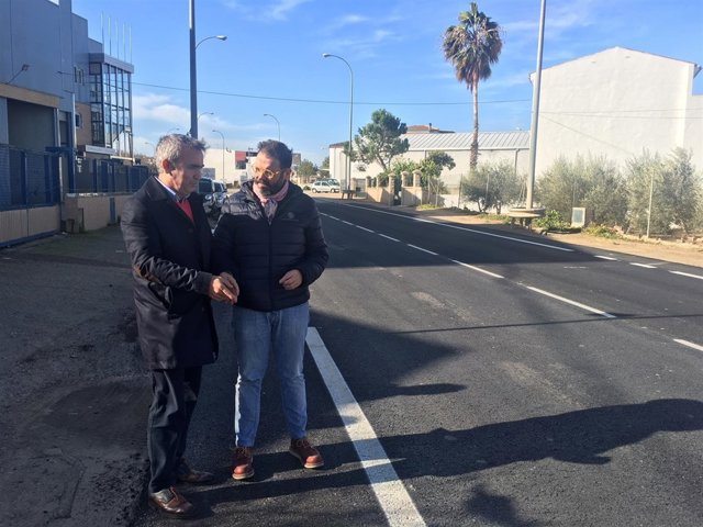Visita a las obras en el tramo de acceso a Mengíbar en la A-6000.