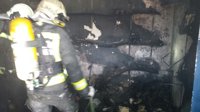 Un incendio causa daños materiales en una zapatería de Noja