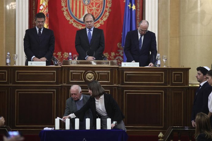 García-Escudero, Catalá e Isaac Querub en el acto por la Memoria del Holocausto