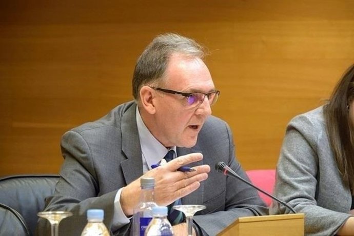 El exsecretario autonómico de educación Rafael Carbonell comaperece en las Corts