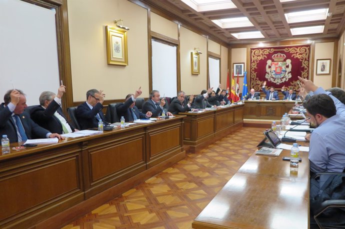 Pleno de la Diputación de Ávila. 