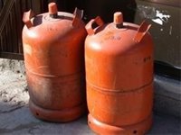 Detenido en Dos Hermanas (Sevilla) el presunto autor del robo de 153 bombonas de butano en gasolineras