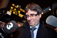 El abogado de Puigdemont se reserva acciones contra magistrados del TC y Santamaría