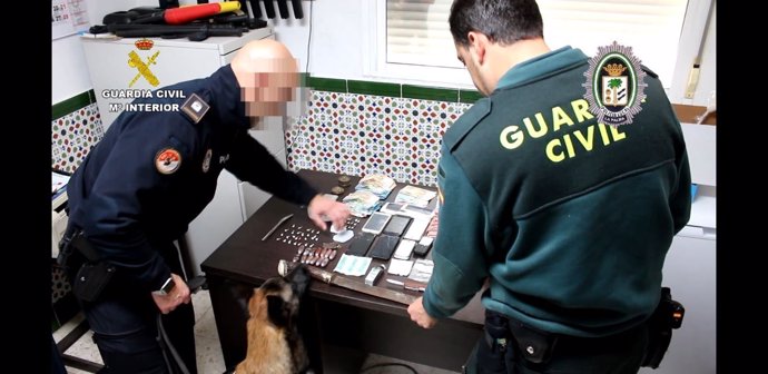 Remitiendo Np Opc Huelva "La Guardia Civil Y La Policía Local La Palma Del Conda