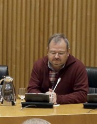 Diputado de ERC dice que, si se pide la renuncia de Puigdemont, también debería dimitir la vicepresidenta