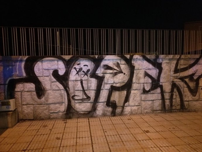 Pintada de los jóvenes en Ciudad Jardín de Salamanca.