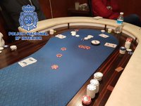 La Policía Nacional desarticula un local en un Polígono Industrial en el que se apostaba sin control alguno