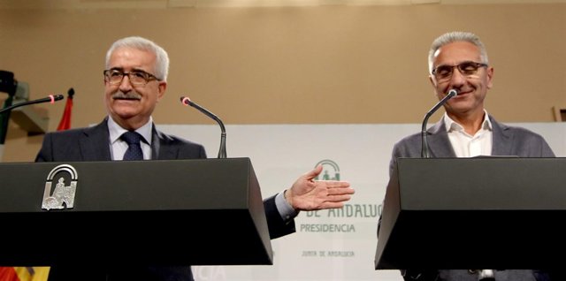Manuel Jiménez Barrios y Miguel Ángel Vázquez en rueda de prensa