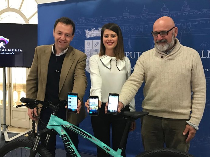 La aplicación 'Almería en Bici' ya está disponible para teléfonos Ios y Android.