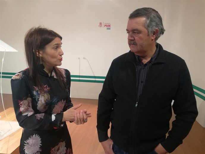 Olga Manzano denuncia en rueda de prensa un caso de transfuguismo en Albuñuelas