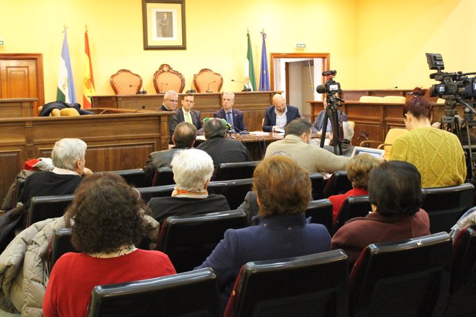 Presentación del informe en el Ayuntamiento de Lucena