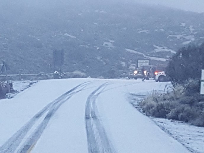 Nieve en las carreteras del Teide