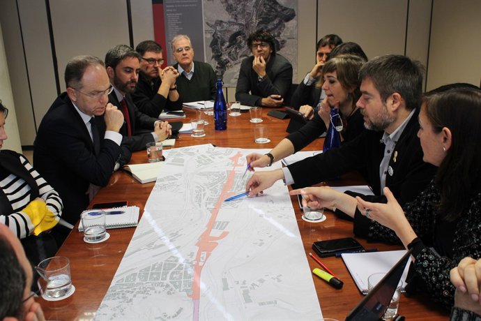 La reunió de la comissió de seguiment del soterrament de la línia ferroviar