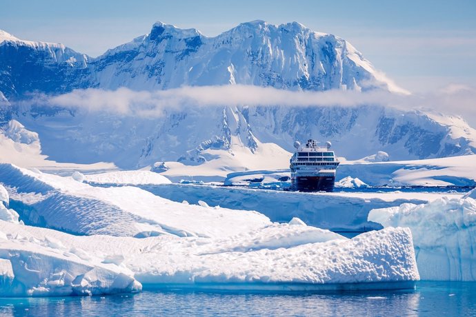La naviera Hurtigruten en la Antártica