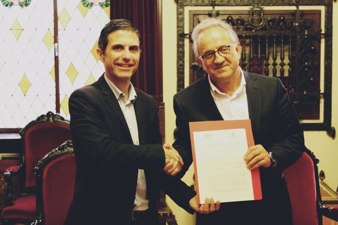 Alcalá De Henares: El Ayuntamiento De Alcalá Firma Un Convenio Para El Estudio D