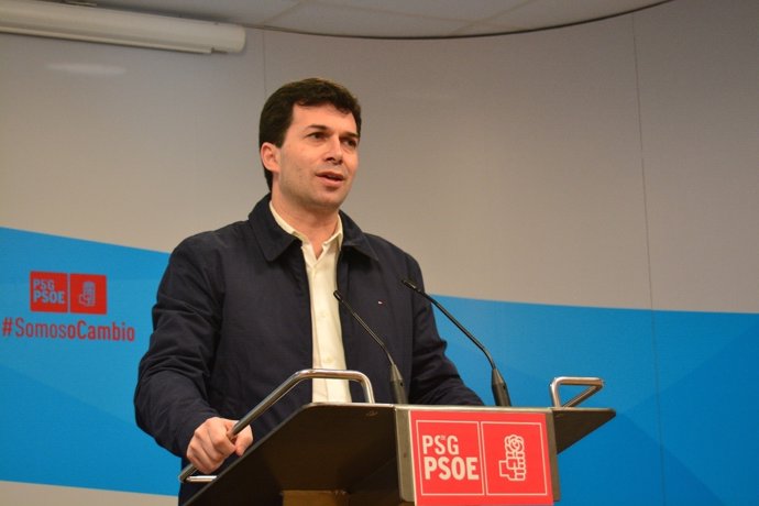 El secretario xeral del PSdeG, Gonzalo Caballero, en rueda de prensa