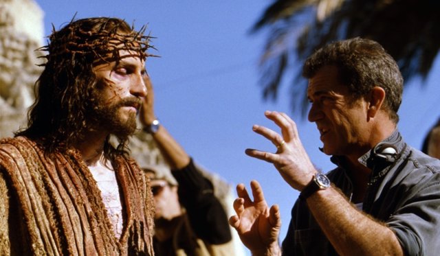 Jim Caviezel y Mel Gibson en 'La pasión de Cristo'