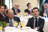 El PP, tras mensajes de móvil de Puigdemont: "No puede pretender que la orquesta siga sonando cuando el barco se hunde"