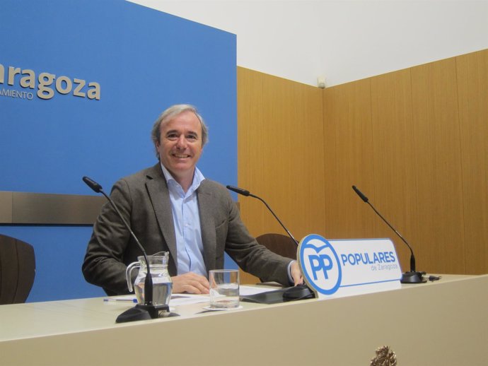  Jorge Azcón, Concejal Del PP En El Ayuntamiento                         