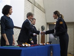 Una de las dos agentes que han ascendido