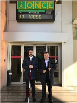 Ndp Once Y Fasocide Presentan Oficialmente El Bastón Blanco Y Rojo Como Elemento