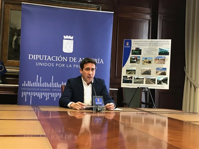 El diputado Óscar Liria durante la presentación del Plan Viario Provincial 2018.