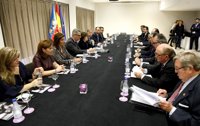 Empresarios trasladan a Santamaría que trabajarán para que políticos valencianos apoyen los PGE a cambio de inversiones