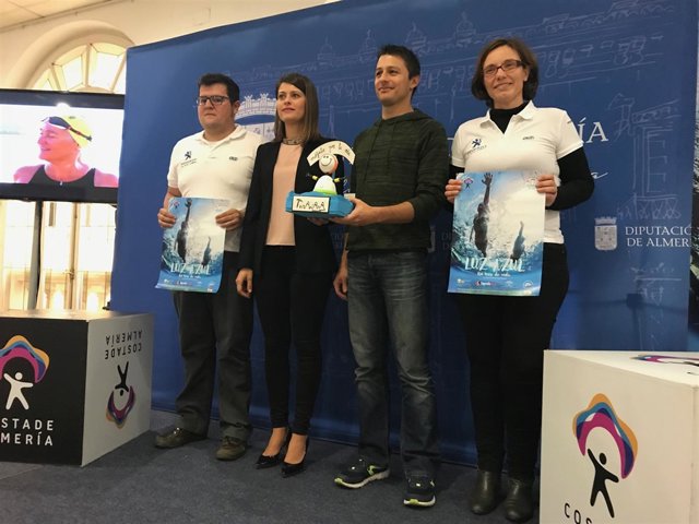 El documental 'Luz azul. Un mar de vida' se proyectará al público este jueves.