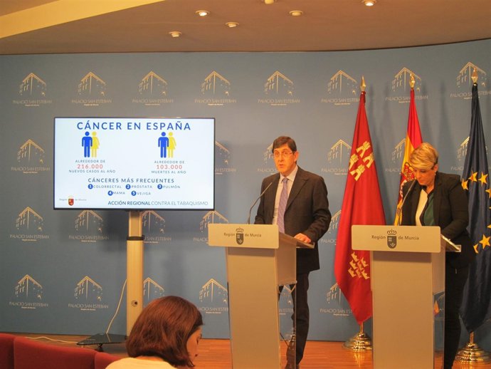   El Consejero De Salud, Manuel Villegas, En La Rueda De Prensa