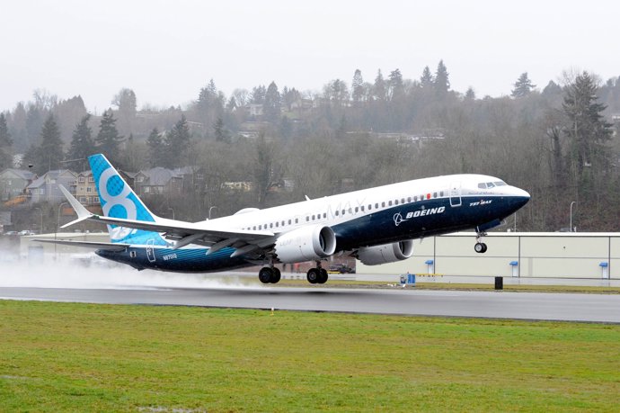 737 MAX