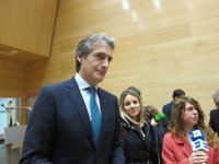 De la Serna asegura que está "todo preparado" para las nevadas pero pide "muchísima atención a lo que dice la DGT"