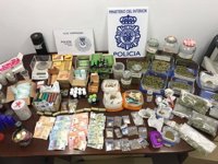 Dos detenidos por vender marihuana y hachís en un club de fumadores de Hortaleza