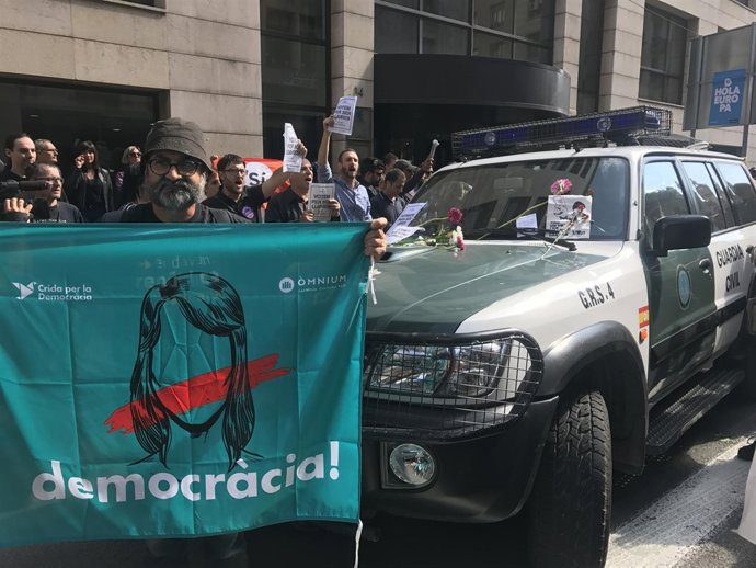La Guardia Civil en la oficina de la Conselleria de Exteriores