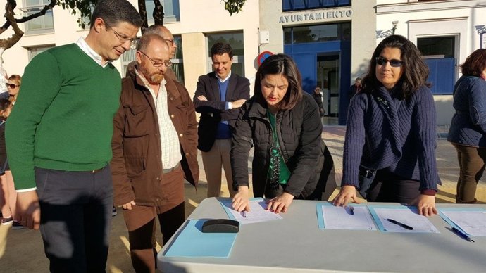 El Pp De Sevilla Recoge Firmas En Contra De La Derogación De La Prisión Permanen