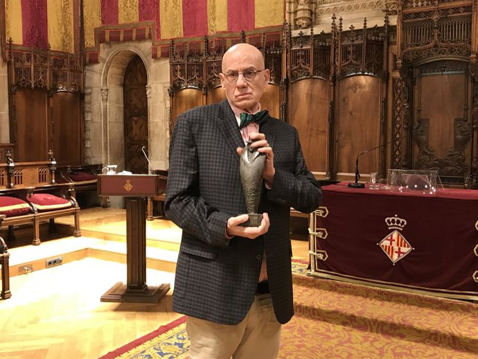 James Ellroy amb el premi Pepe Carvalho
