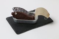 Más de 70 pastelerías venden la sardina de chocolate del Carnaval, que traslada epicentro a Puente de Vallecas y Retiro