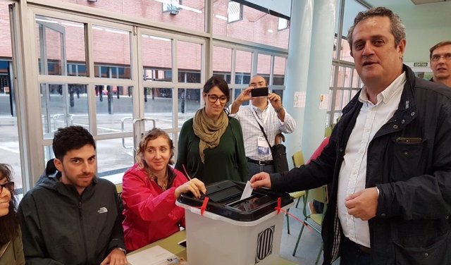 El conseller de Interior Joaquim Forn vota 