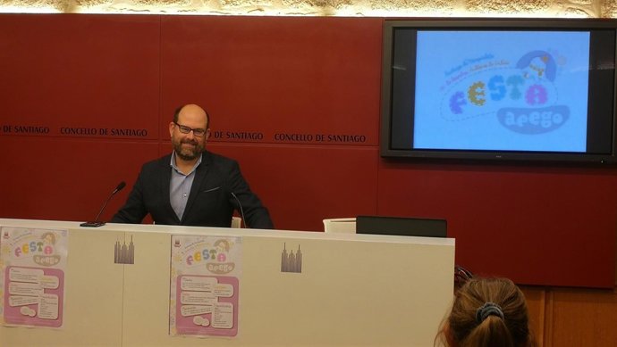 El alcalde de Santiago, Martiño Noriega, en rueda de prensa.