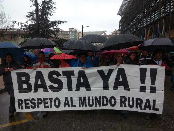 Concentración contra la normativa de purines.