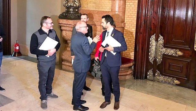 Xavier Muro (secretari general del Parlament) Roger Torrent (president)