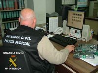 Detenido en Vitigudino (Salamanca) por coger una foto de otro  para hacerse un perfil en un chat sexual