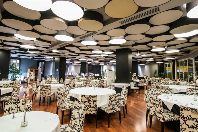 El interior de uno de los salones de Abades Nevada Palace