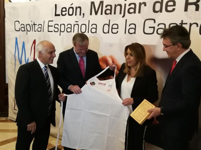 La presidenta de la Junta, Susana Díaz, con Antonio Silván y Juan Martínez Majo