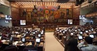 Evacúan el Parlamento de Ecuador por una amenaza de bomba días antes del referéndum