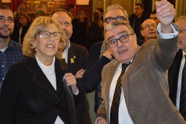 Manuela Carmena con Àngel Ros en el Ayuntamiento de Lleida
