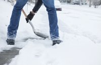 El riesgo cardiaco de quitar la nieve