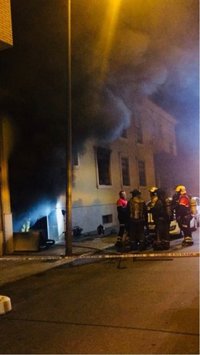 Un incendio calcina un sótano en Orihuela y afecta a dos plantas, sin heridos ni evacuados