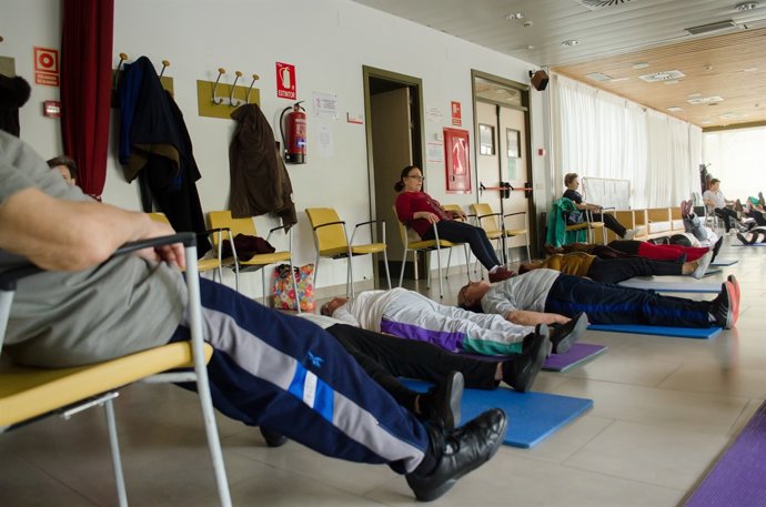 Jubilats fent gimnàstica, jubilat, Centre de majors, activitats 