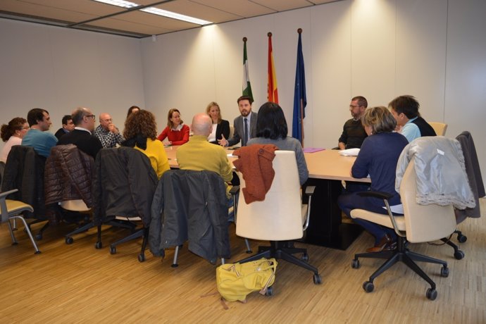 Encuentro de la Junta de Andalucía con artesanos
