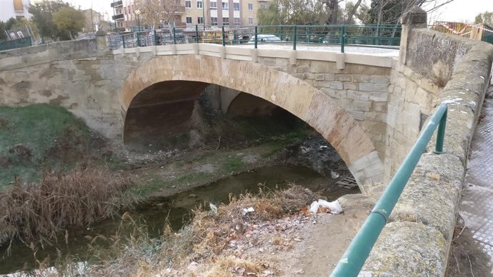 Puente peatonal San Francisco en Ejea.